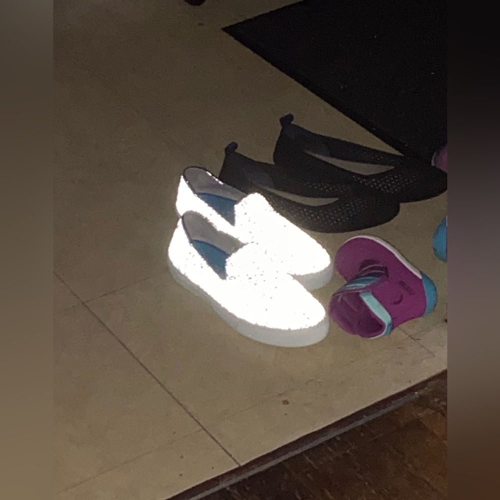 EUC Rothy’s 9.5 RARE Iridescent Reflective Slip on Sneakers - Picture 2 of 7